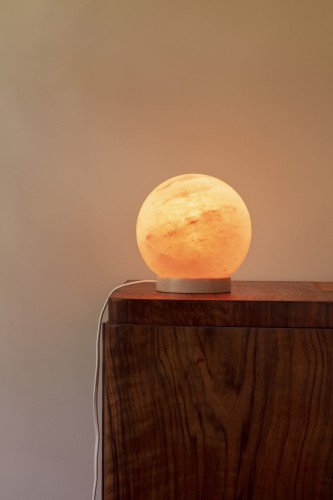 Lampa solna – kula z podstawką